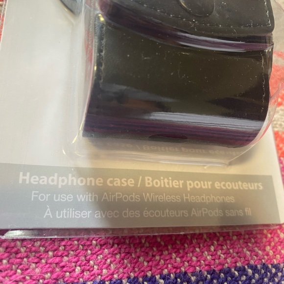 ❕NWT❕Minnie Mouse Headphone Case - Picture 3 of 3